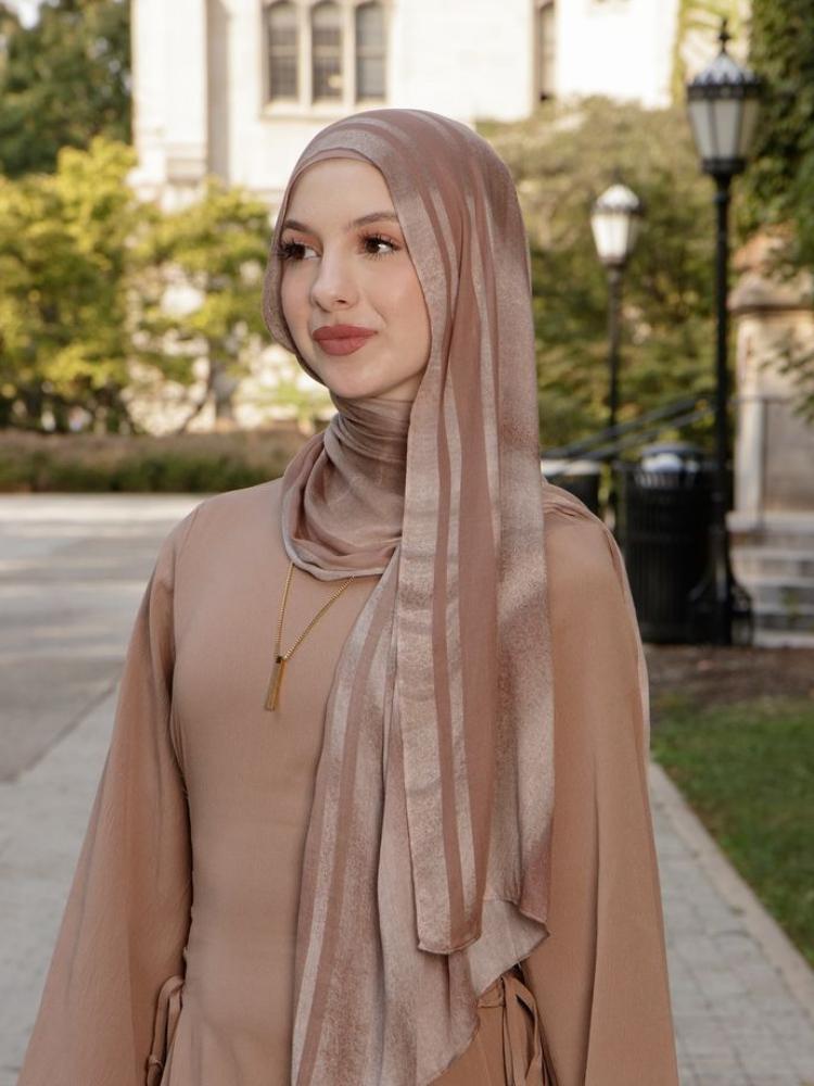 Premium Knitter Satin Hidschab Schal Damen Muslimische Hidschabs Mode Einfarbiges Garn Schal Sommer Atmungsaktiv Muslimischer Schal Für Ramadan