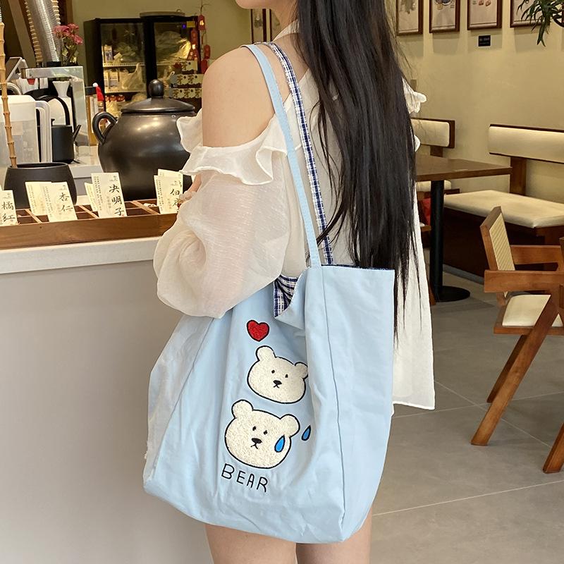 Niedliche Cartoon-Stickerei Schultertaschen für Damen Große Kapazität Schülerinnen Handtaschen Tote Lässig Kariert Weibliche Einkaufstasche