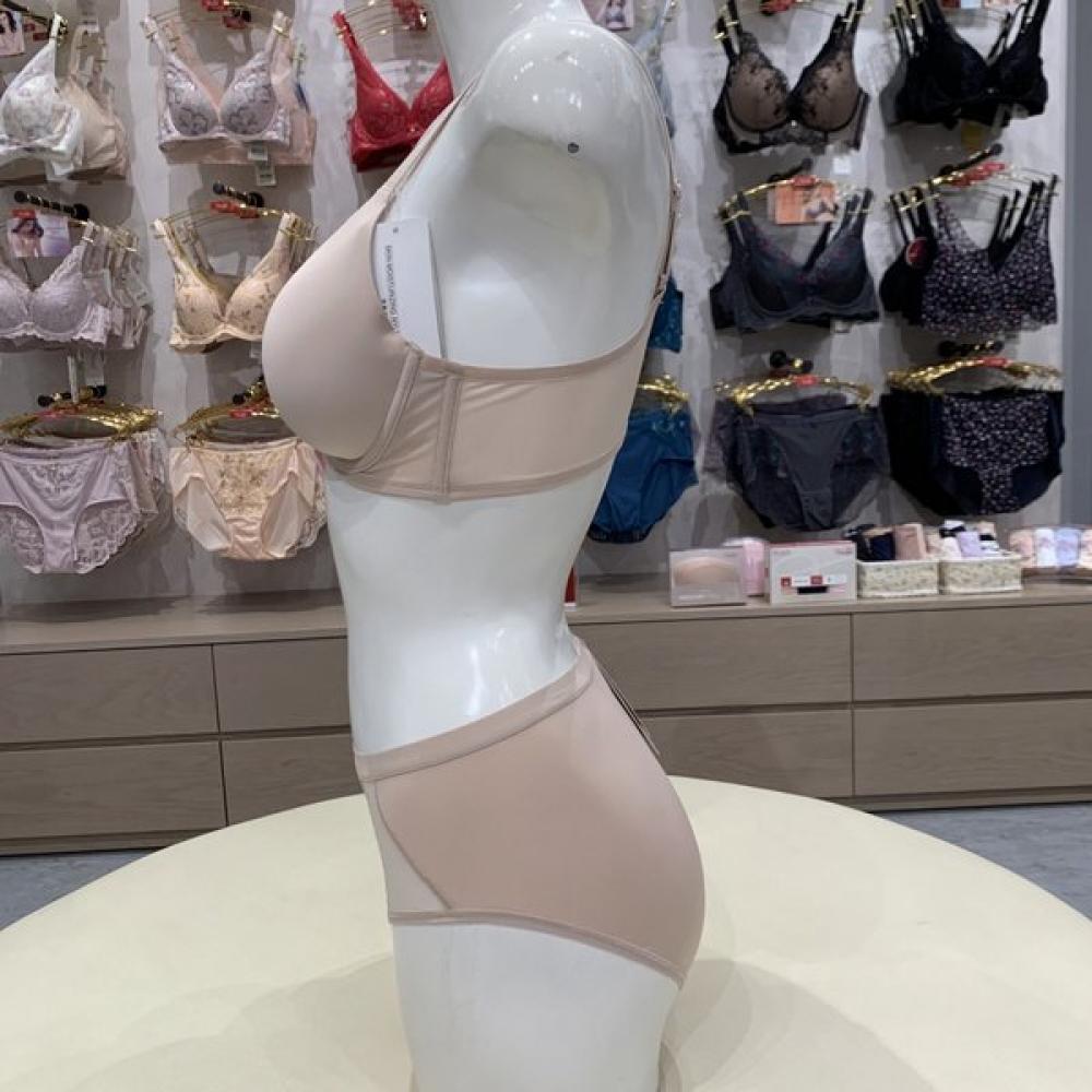 Triumph Beige Invisible No Wire Bra Hipster Panty Set Tcbs111849tbbs872290co 