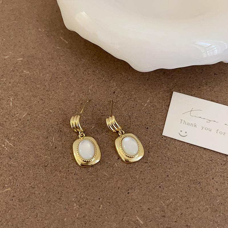 

Французские ретро геометрические металлические серьги-гвоздики Fritillary для женщин, легкие, роскошные, элегантные, темпераментные, уникальные, модные, универсальные серьги-уши