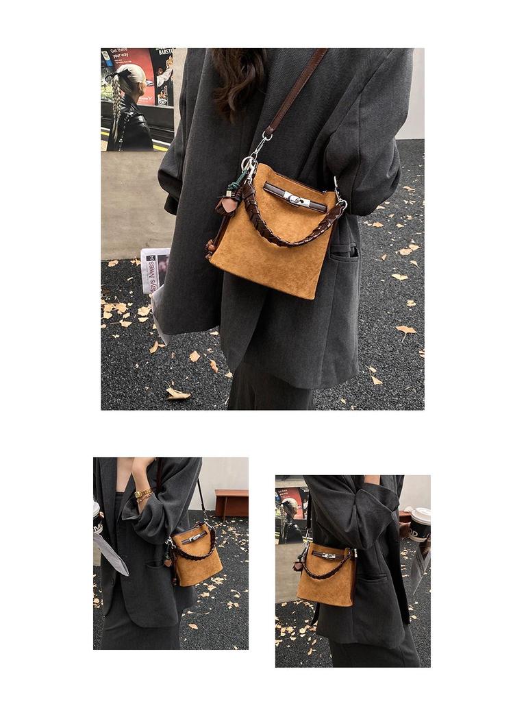 Damska retro tkana torebka crossbody typu bucket - styl europejski i amerykański, torebka casualowa high-end na jedno ramię pod pachę