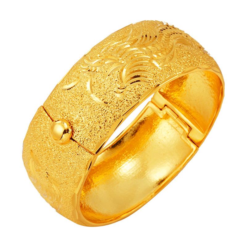 Gold Color Window Gold Display of Bride's Wedding Celebration, Dragon and Phoenix Bracelet Jewelry, Wedding Celebration