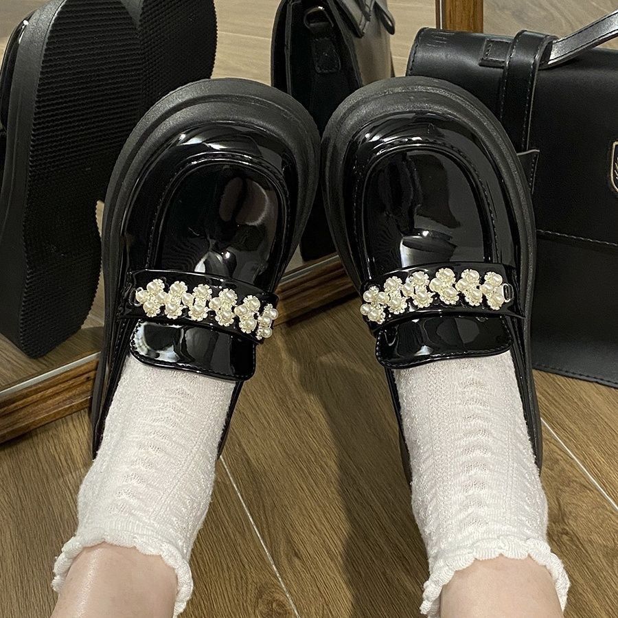 

Loafers women s 2025 new niche design French pearl British style versatile platform small leather shoes super soft round head 35 чорний