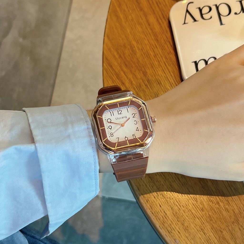 Nová módní personalizovaná jednoduchá sada hodinek Dámské hodinky Butterfly Digital Belt Fashion Watch