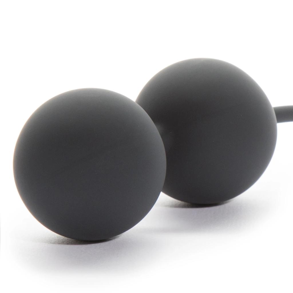 Geisha balls - Fifty Shades of Gray Tighten and Tense