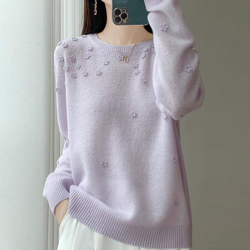 Women's Elegant Handmade Floral Wool Pullover Sweater - Round Neck, Loose Fit, Autumn/Winter.