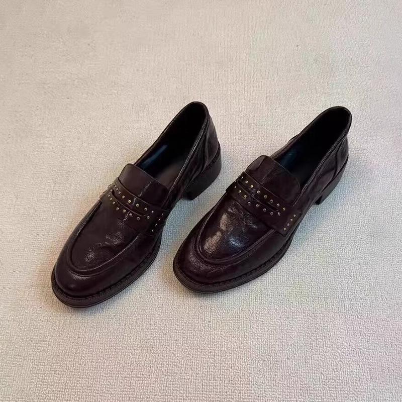 

Retro British small leather shoes women s Korean version autumn and winter new soft leather college style thick heel loafers single shoes 40 темно-коричневого