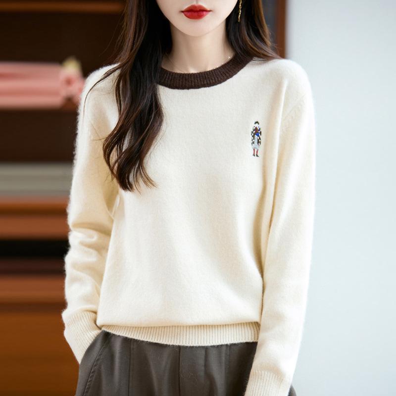 2025 Autumn/Winter Women's Plus Size Loose Embroidered Knit Sweater - Fashionable Temperament Top