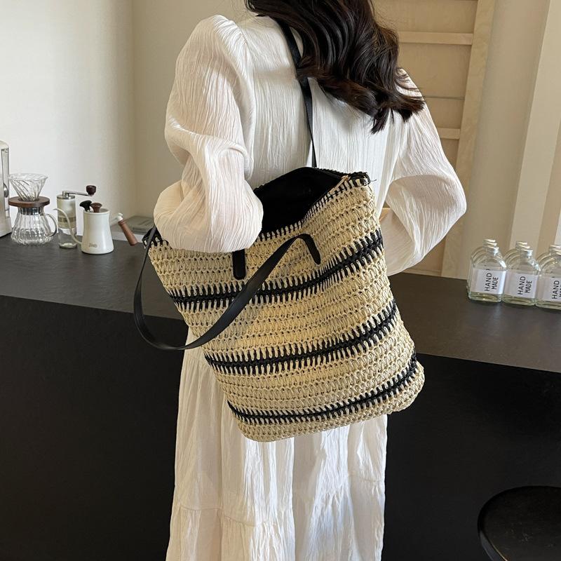 Woven Bag Women's Large-capacity New Fashion Contrasting Color Shoulder Bag Commuting Versatile Fashion Tote Bag