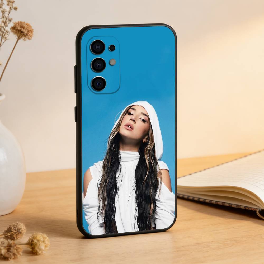 

Singer L-Lola I-Indigo Phone Case Black Silicone Soft For Samsung S25,S24,S21,S22,S23,S30,Ultra,S20,Plus,Fe,Lite Samsung S25ULTRA