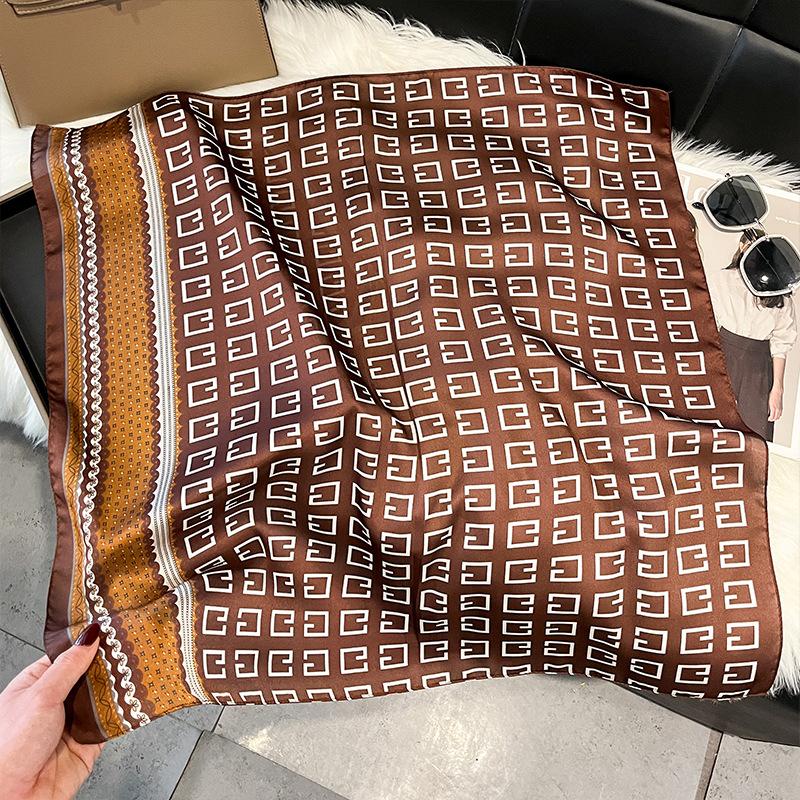 71Cm silk scarf women's high-end sense European and American hot-selling printed fashion scarf retro paisley cashew flower satin square scarf