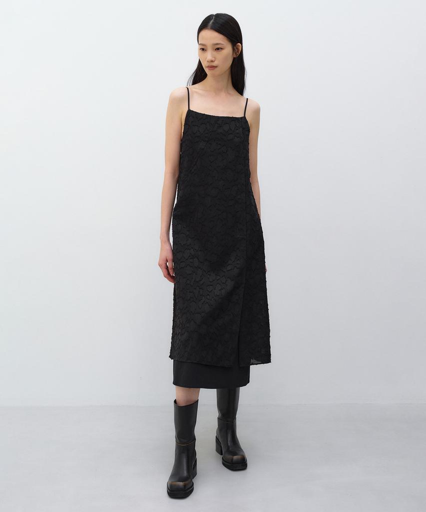 INSILENCE WOMEN Textured Jacquard Dress Black