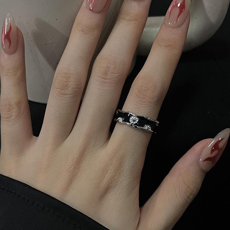 Little Daisy Dark Personality Niche Design Drip Glaze Open Ring Cold Wind Stacked Wearing High-End Ring Woman Adjustable opening