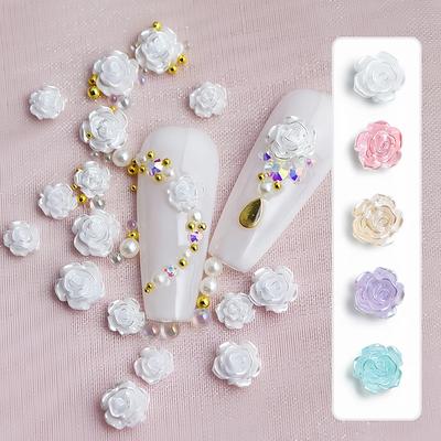 Nail art – Strass e decorazioni per unghie