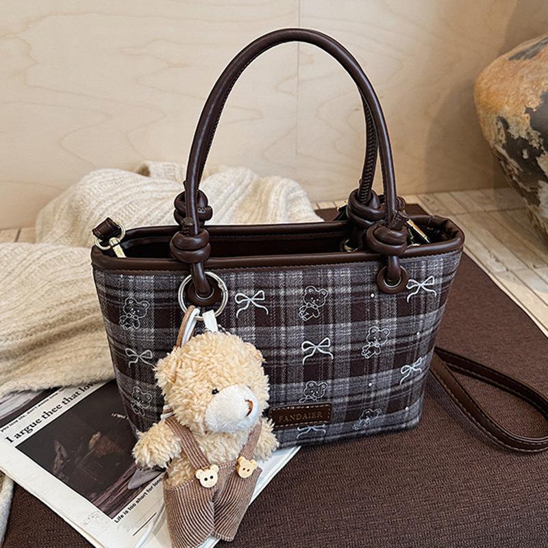 Winter New Fashionable High-value Plaid Commuter Shoulder Bag Casual Bag Simple Messenger Bag