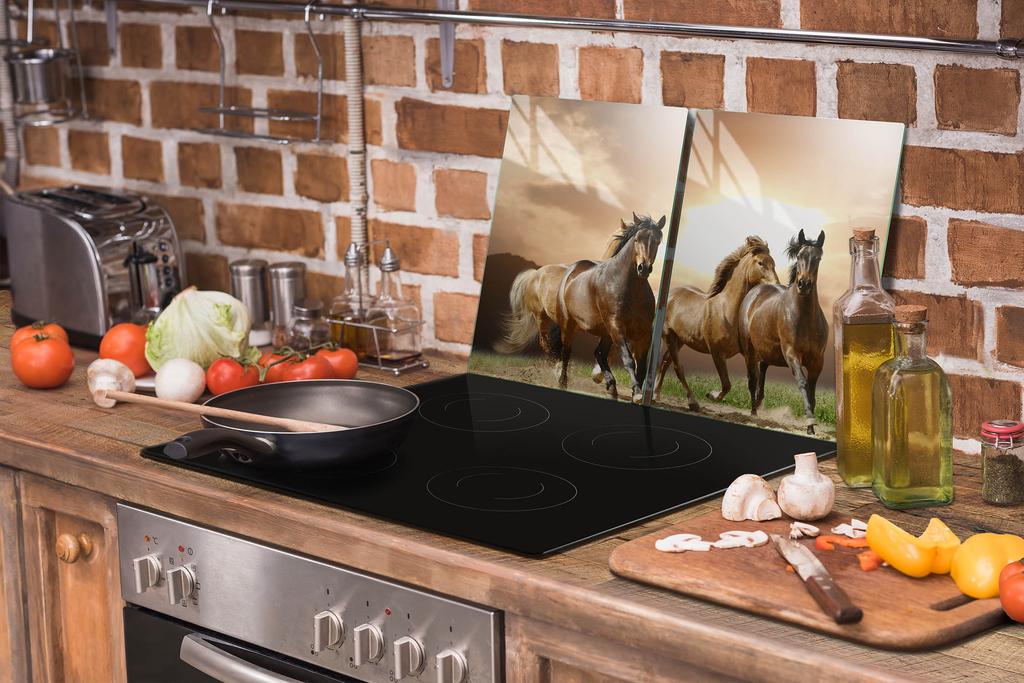 SZKLANA PŁYTA OCHRONNA NA KUCHENKĘ 70x52 KONIE
