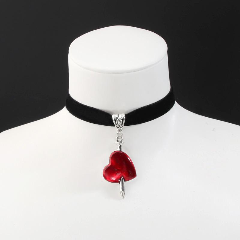 

Velvet Choker Heart Crystal Pendant Necklaces Black Ribbon Clavicle Chain Necklace