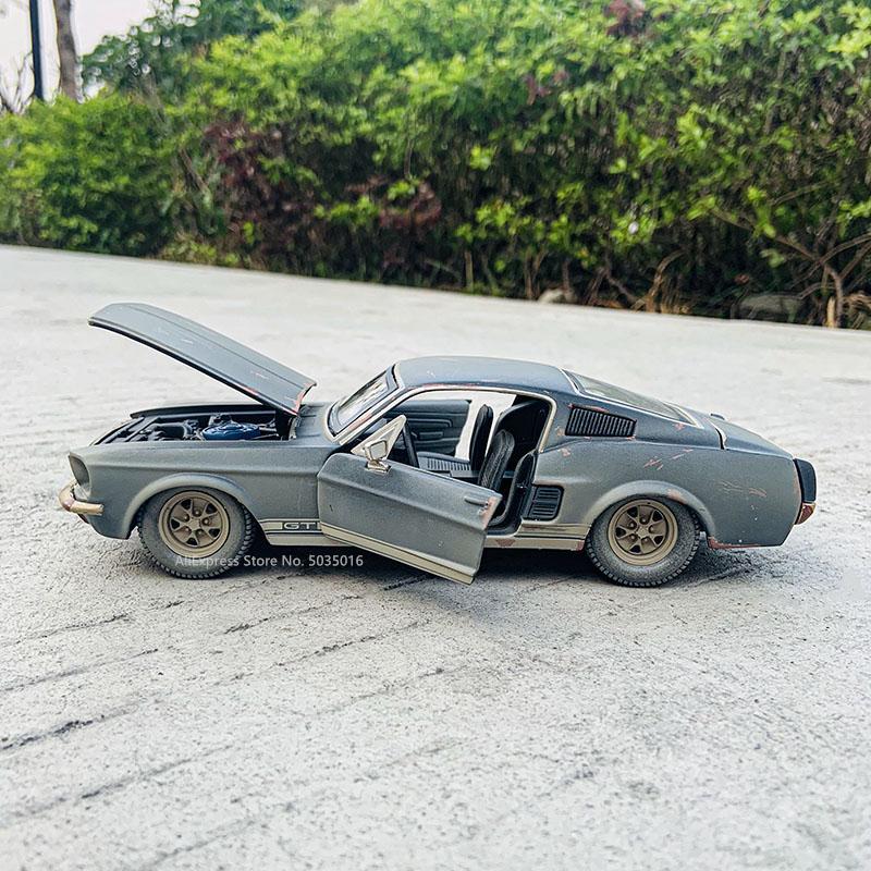 AJL1  Maisto 1:24 Old 1967 Ford Mustang GT Simulation Alloy Car Model Crafts Decoration Collection Toy Tools Gift