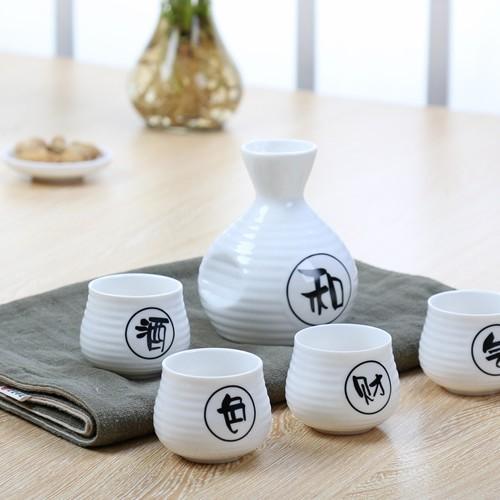 Japanese Style Sake Set Creative Ceramic Wine Set One Pot Four Cups Soju Bottle Cup for Restaurant Household Bar Accessories New