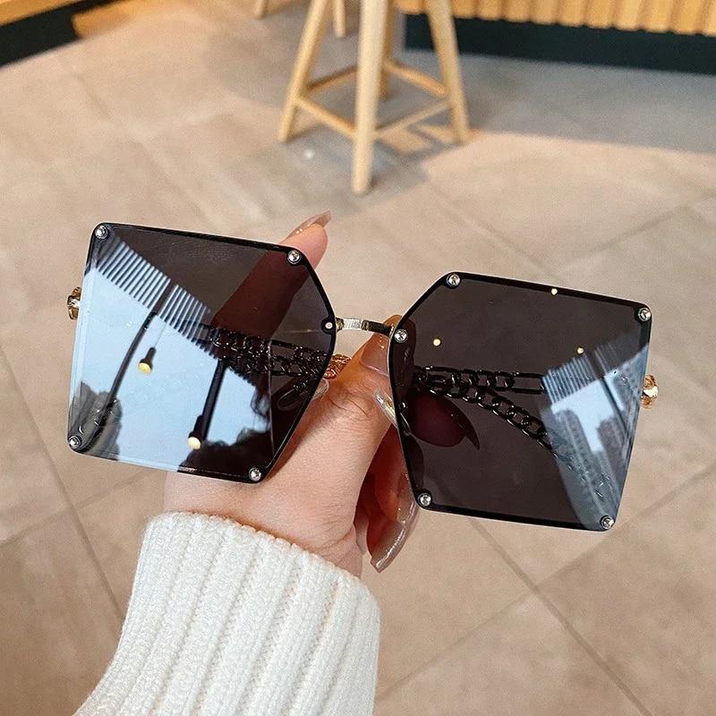 2025 neue Mode Oversize Gradienten Sonnenbrille Für Frauen Vintage Legierung Kette Rahmen Niet Quadrat Sonnenbrille Weibliche Elegante Shades