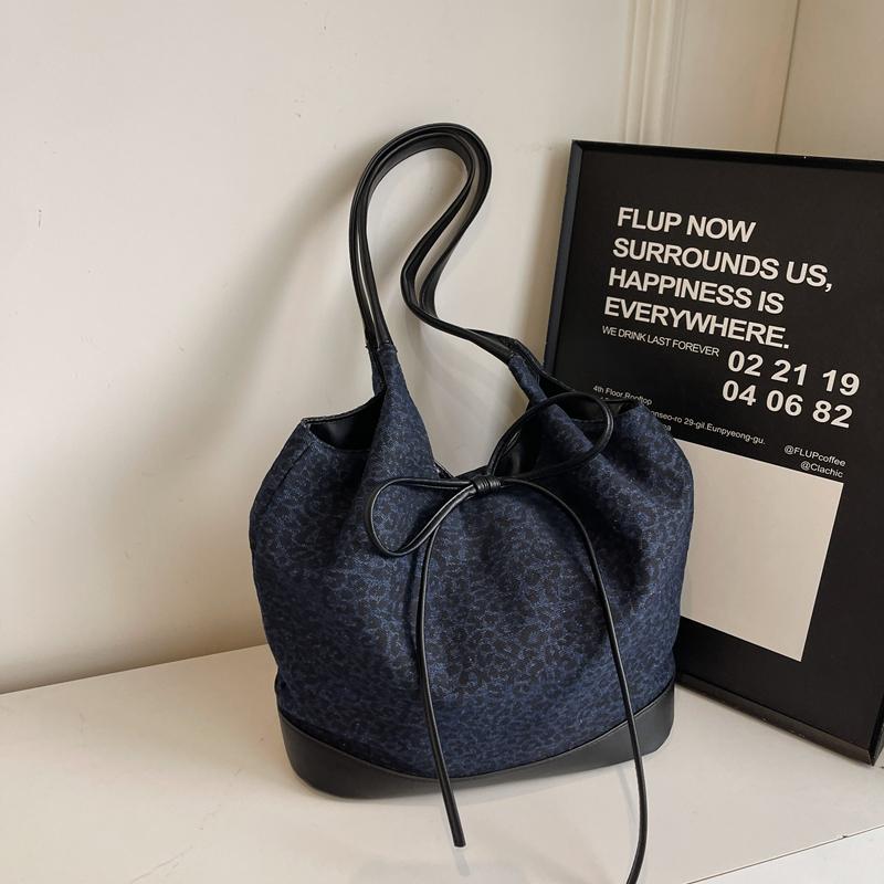 Сумка-тоут с леопардовым принтом — фото 11