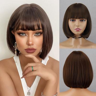 Synthetischer schicker Bob mit Pony Natürliches glattes schwarzes Haar Eleganter schulterlanger Schnitt Perfekt für Damenmode-Accessoires
