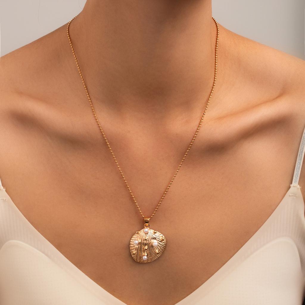 Shell necklace wholesale European and American niche design jewelry women's ocean fashion dripping oil conch starfish collarbone chain