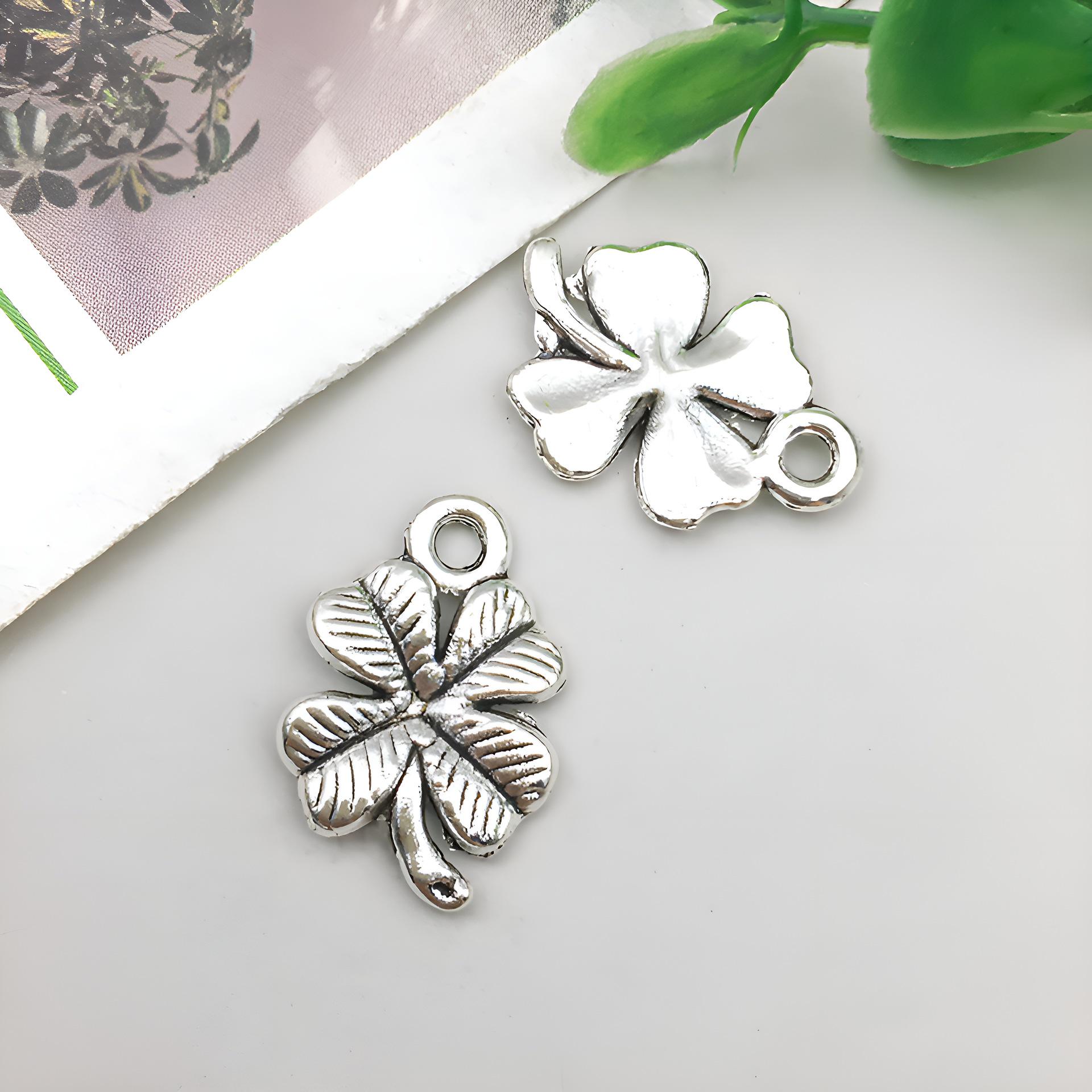 

Подвеска из антикварного серебряного сплава с четырьмя листами клевера - ювелирный аксессуар своими руками