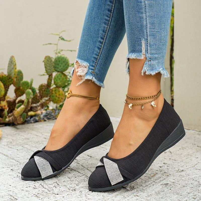 Women's Plus Size Wedge Shoes Spring New Retro Hong Kong Style Rhinestone Casual Single Shoes