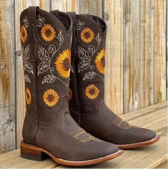 Large Size Embroidered Ethnic Style Short Boots Women's Fashion Boots Retro Low Heel Slip-On Autumn New Arrival