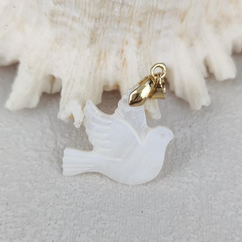 Natural Seashell Leaf Clavicle Chain with Camellia Pendant