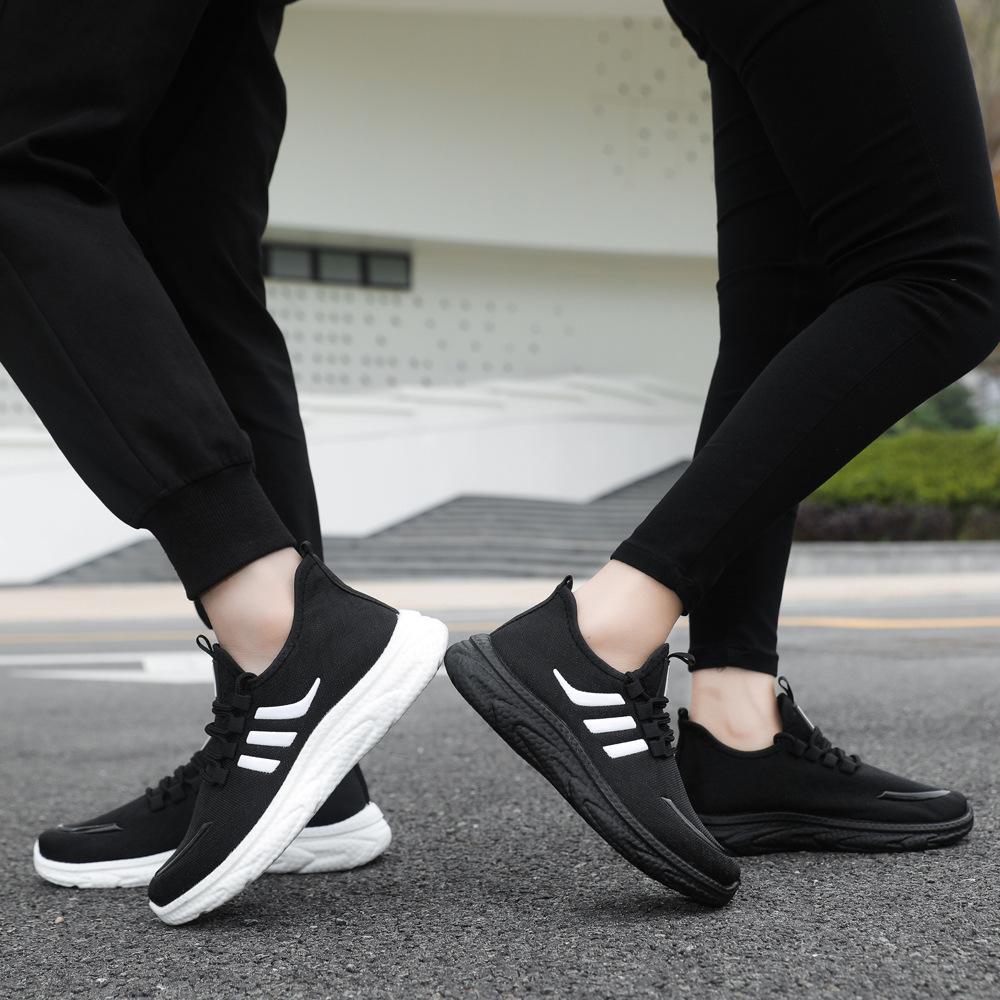 Sneakers Fashionable and Lightweight Running Shoes Comfortable Breathable Soft Sole Black Running Shoes Couple Trendy Shoes