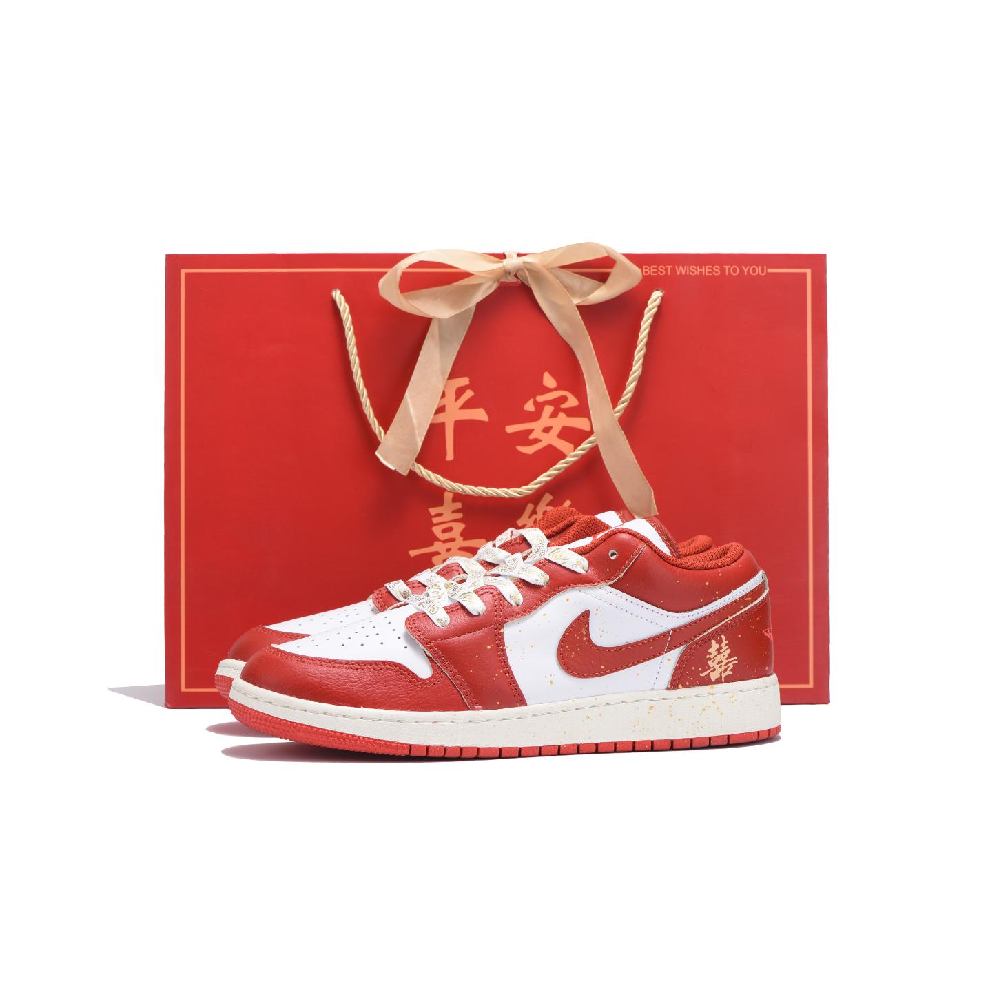 

Jordan Air Jordan 1 Slip Resistant Abrasion Resistant Low top Vintage Basketball Shoes Women s Red FJ3465-160(Team-SBOX) 36.5