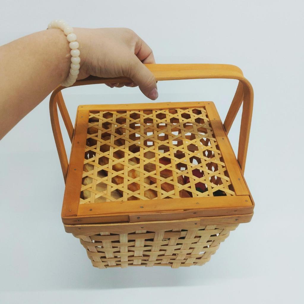 Bamboo Woven Handheld Basket with Lid for Kitchen or Snack Storage