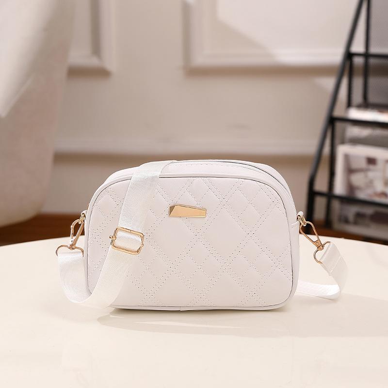 Trendy small bag, new fashion diamond women's bag, women's small square bag, shoulder messenger bag, simple mobile phone bag.