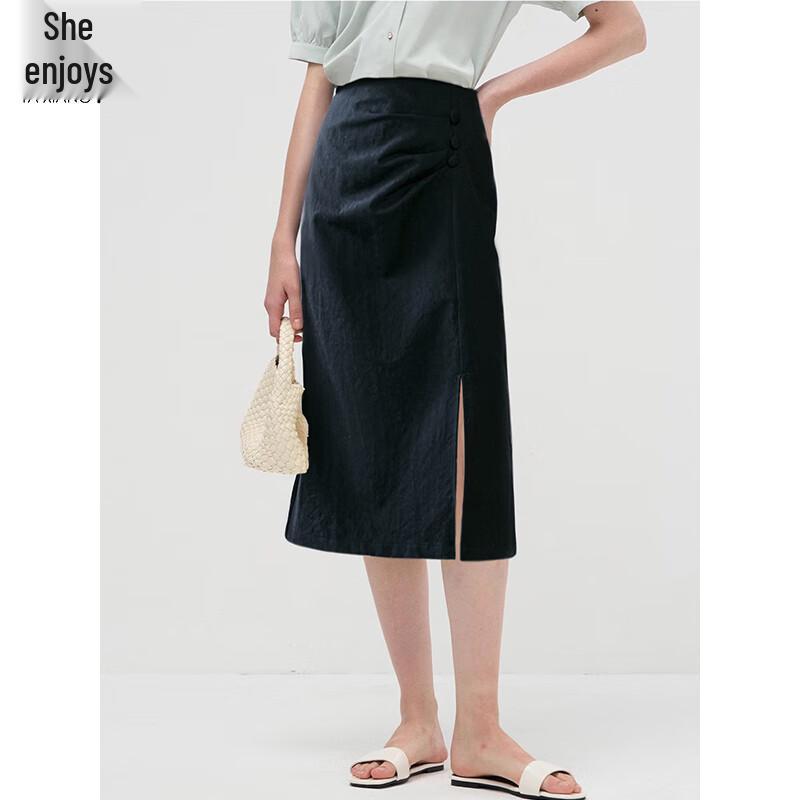 Women s Black Pleated A-Line Midi Skirt with Slit Hem S