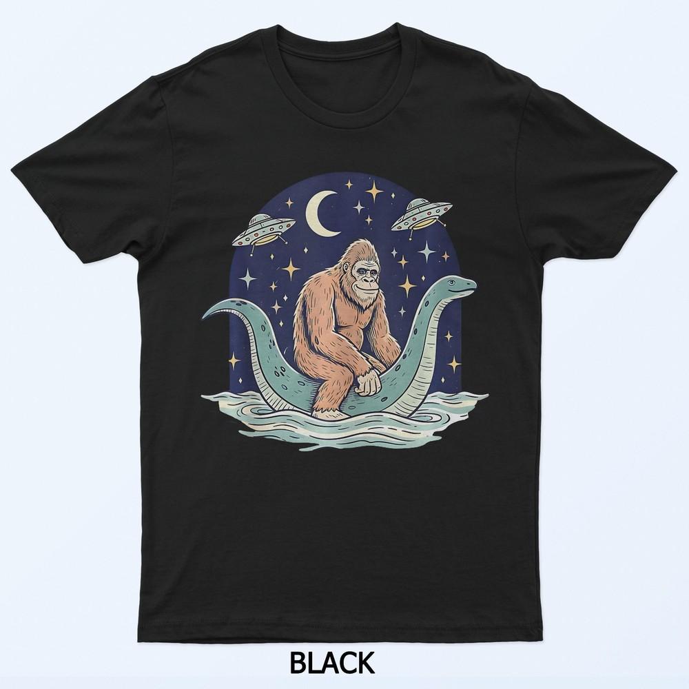 

Bigfoot Sasquatch Loch Ness Monster Ufo Alien Spaceships T-Shirt 2XL