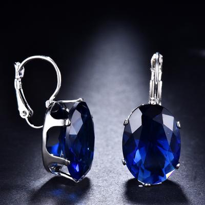 Roztomilé oválne brúsené krištáľové kruhové náušnice biele Elegantné strieborné náušnice pre dievčatá