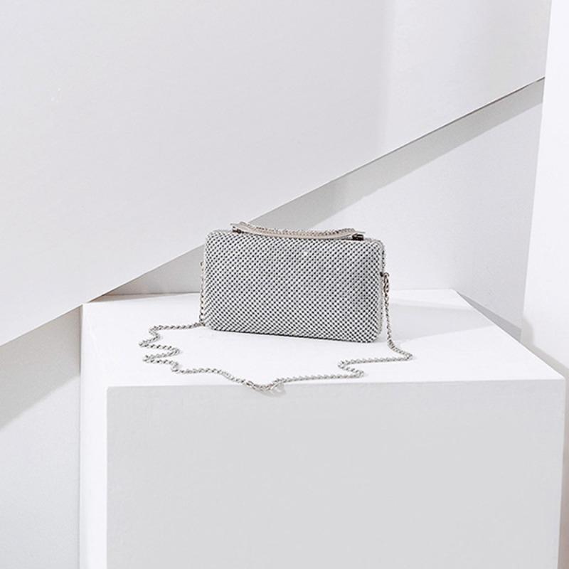 

Женская сумка новая милая маленькая квадратная сумка с бриллиантами маленькая на плечо через плечо цепочка вечерняя сумка тренд серебряный