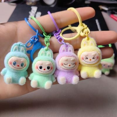 Beflockter Mini-Baby-Free-Schlüsselanhänger Vinyl Niedliches Baby Gehtasche Handy-Anhänger Niedlicher Anhänger