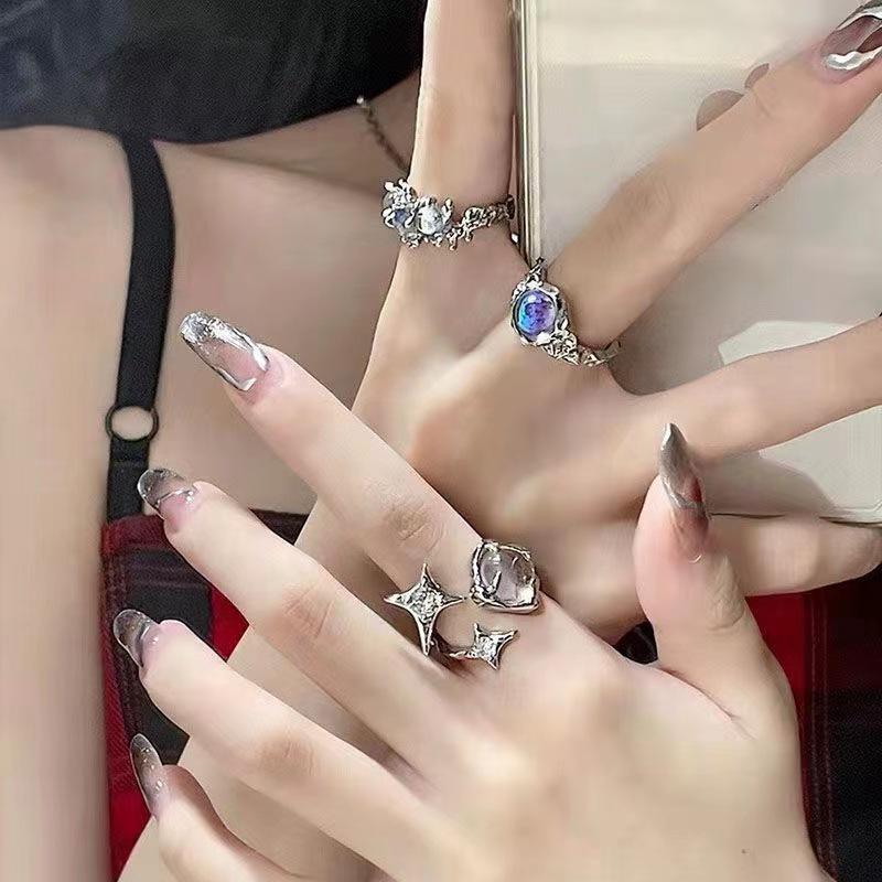 Mangxing Diamond Moonlight Cat's Eye Ring: Women's Unique, Fashionable, Irregular Design Accessory.