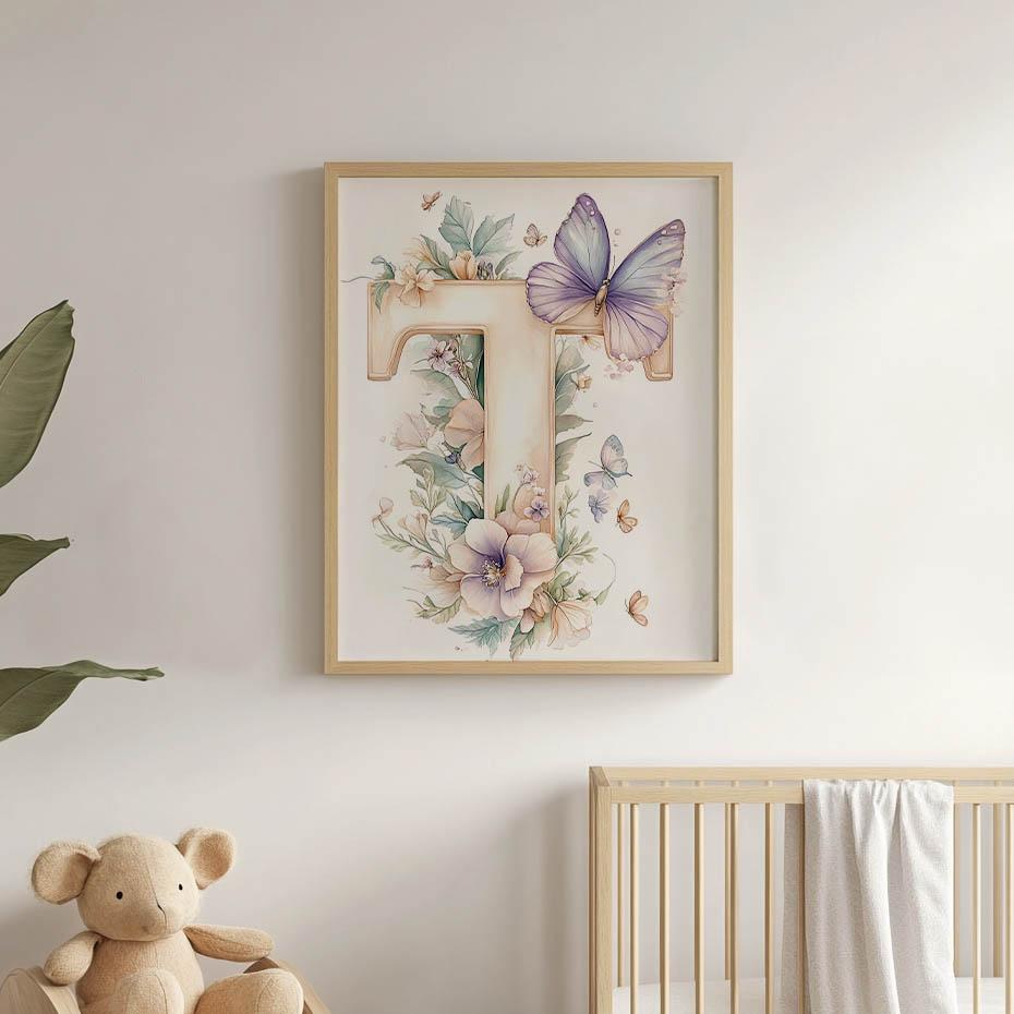 Poster Buchstabe "T" In Blumen Und Schmetterlingen Poster Buchstabe "T" In Blumen Und Schmetterlingen, 30X40 Cm, Ohne Rahmen, Mattes Papier 230 Gsm
