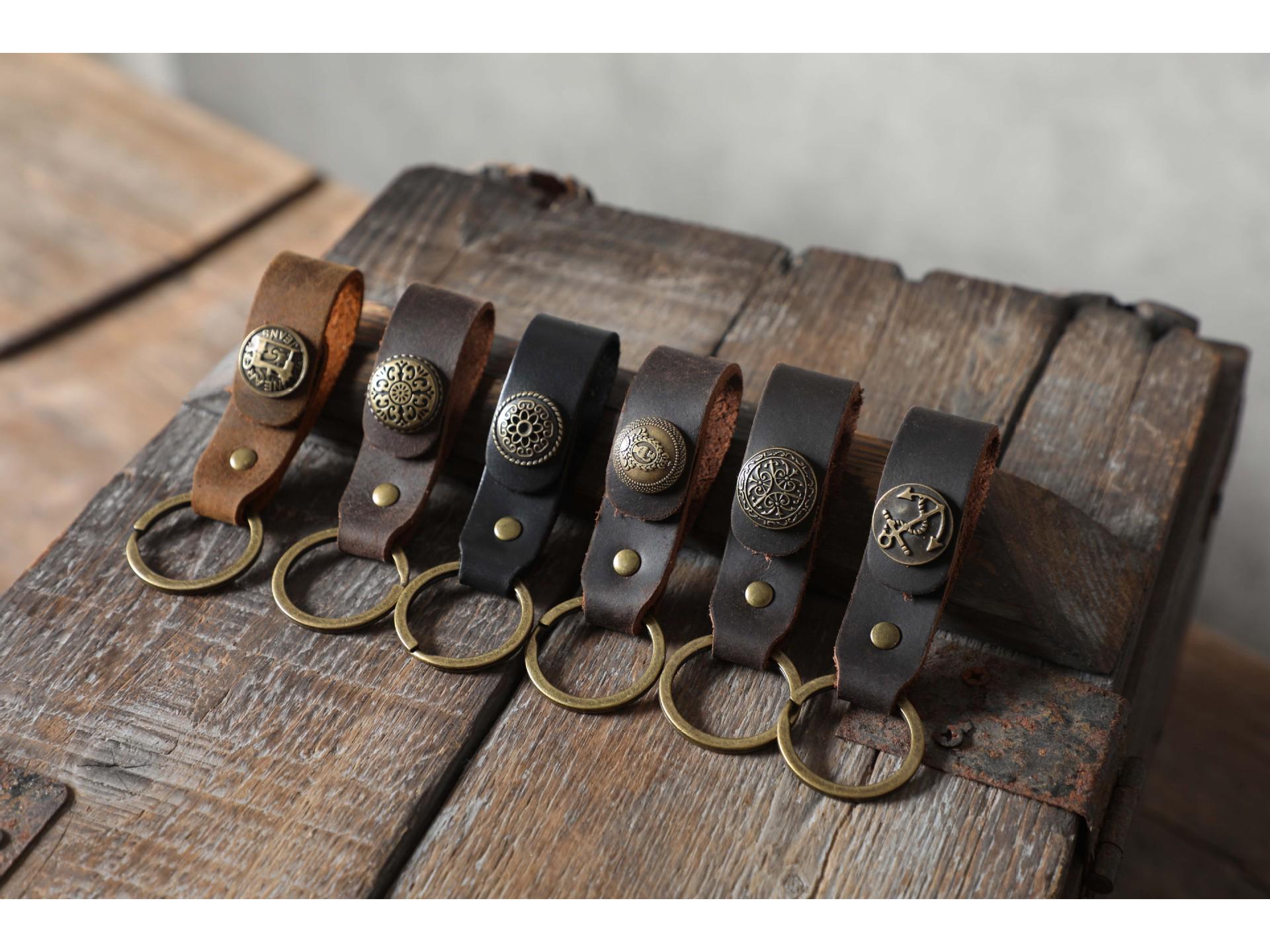 

Сумка для ключей от машины из натуральной кожи ручной работы - классический ретро-стиль