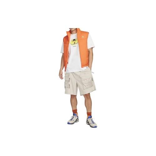 Nike Herren Weißes Kurzarm-T-Shirt mit Retro Amerikanischem Brustaufdruck