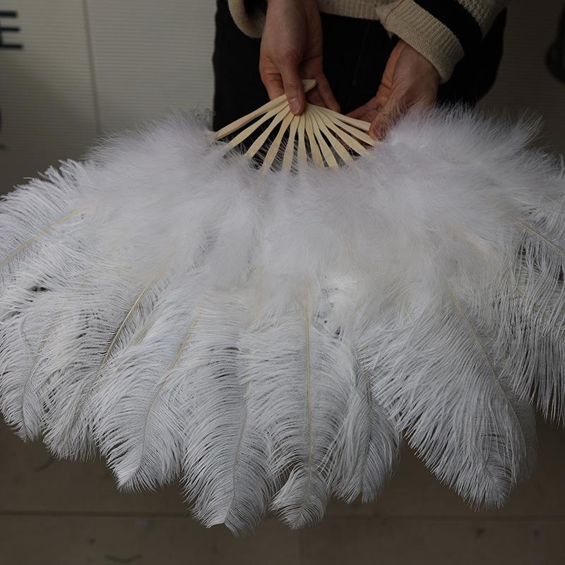 45cm Weißer Straußenfeder Bauchtanz Requisite – Flauschiger Faltfächer für Auftritte