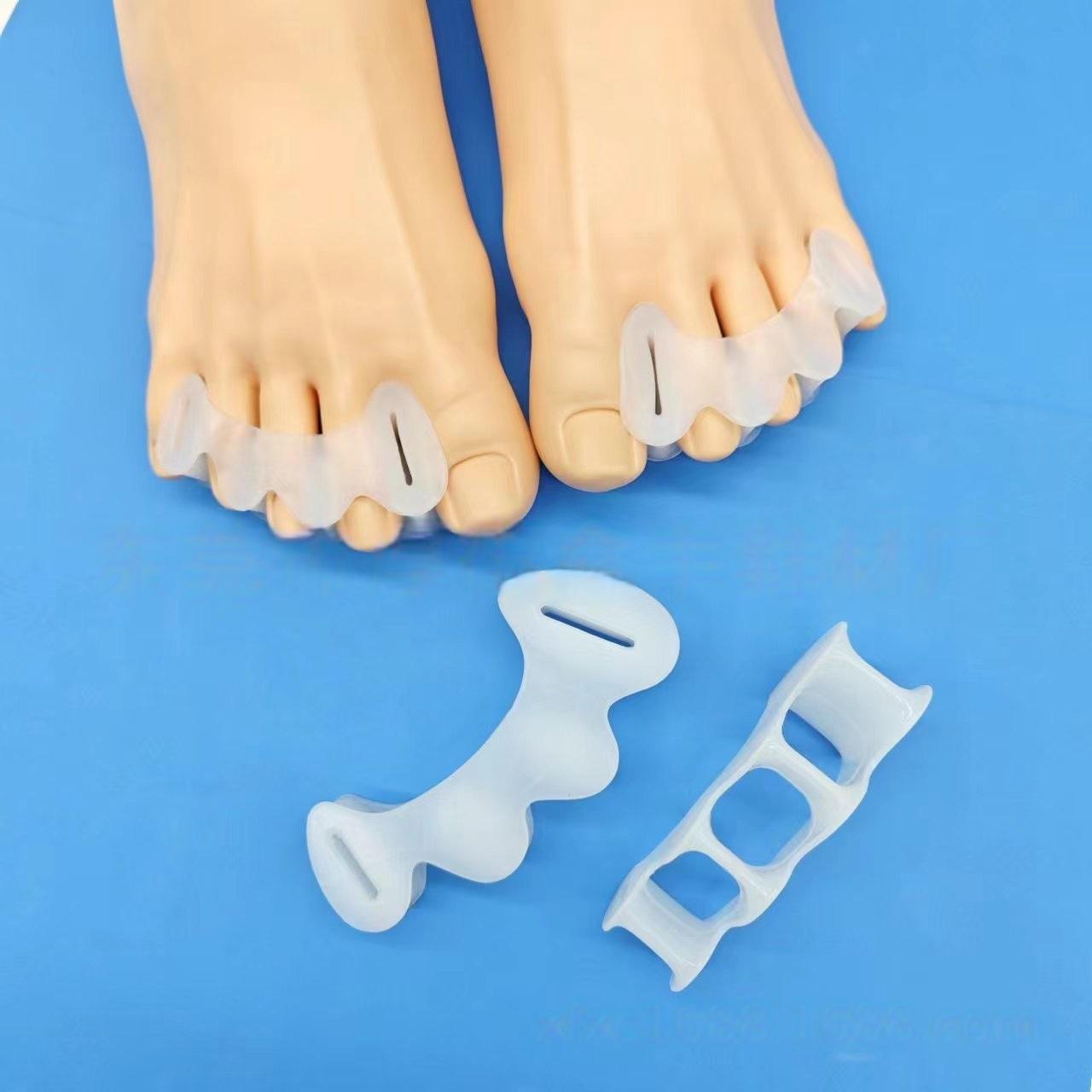 Silicone Three-Hole Toe Separator for Hammer Toe & Deformity Correction, Day & Night Use Small/Length 6.8CM