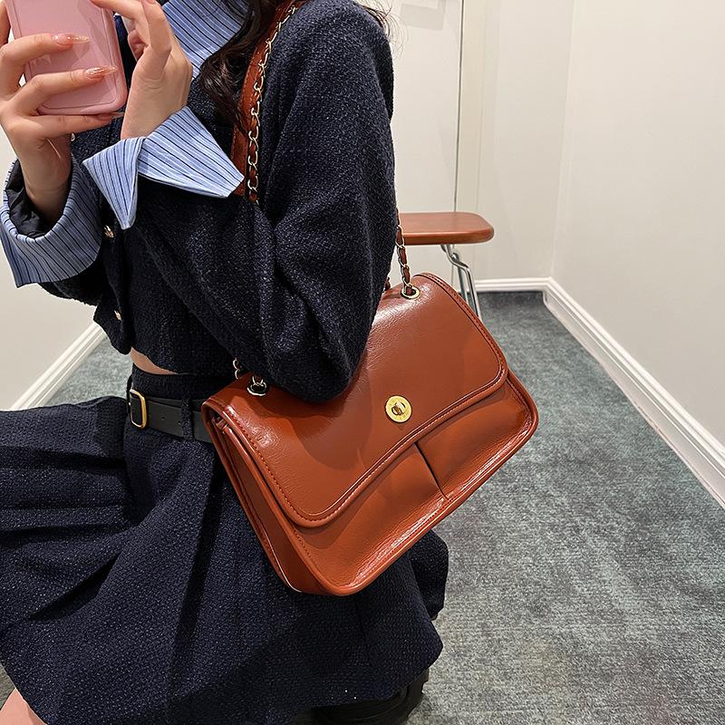 

Нова осінь та зима 2024 р. Сумка на плече великої місткості. Модна універсальна сумка на ланцюжку. Жіноча сумка преміум-класу. коричневий