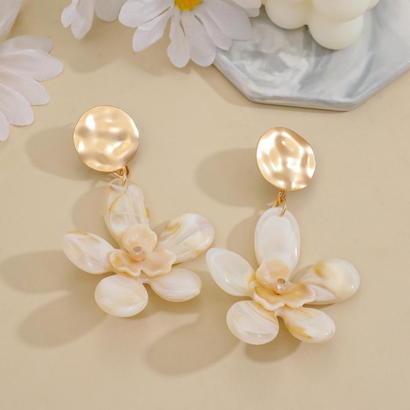 Accessories Vintage French Romance Pearl Earrings Women's Fashion Niche Premium Flower Stud Earrings