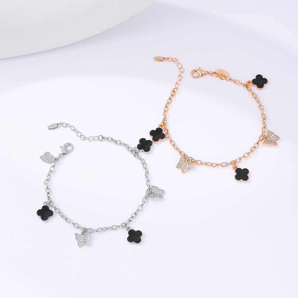 Fashionable Four-leaf Clover Bracelet for Women Stylish Versatile and Sophisticated