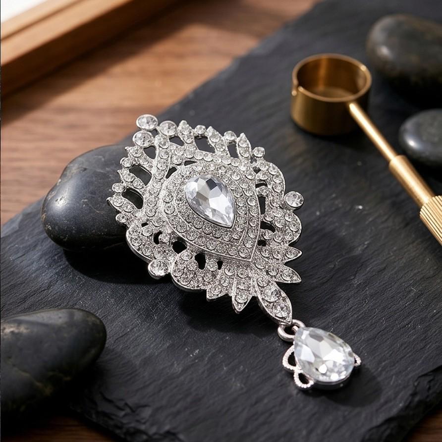 Vintage European-American Rhinestone Teardrop Brooch with Crown Pendant - Elegant Women's Accessory